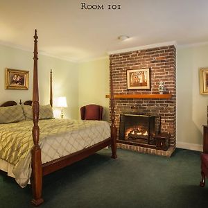 17 Hundred 90 Inn And Restaurant